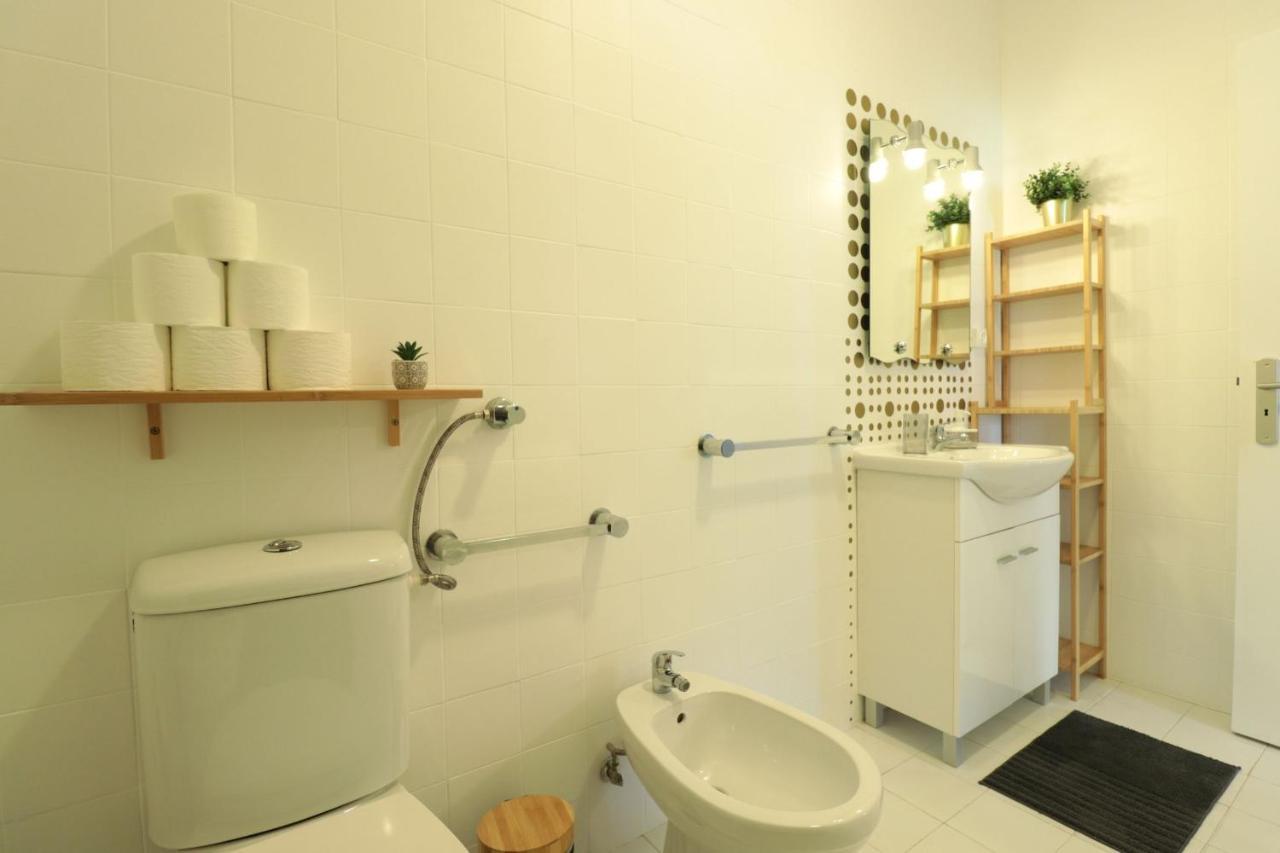 Lovelystay - Cozy 1Br Flat In Alvor With Ac And Balcony 외부 사진